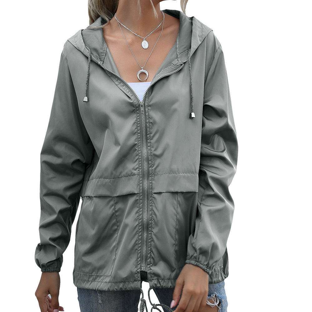 Leichte Damenjacke mit Kapuze und lockerer Passform | J&B - 3 - Jasminaboutique.com