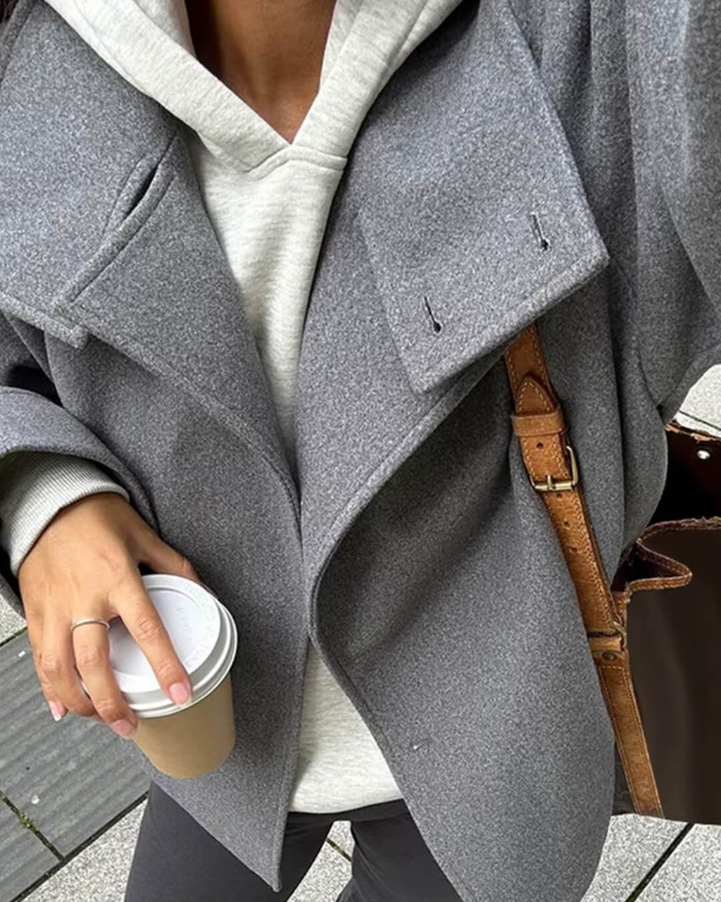 Damenjacke mit hohem Kragen und lockerer Passform | J&B - 2 - Jasminaboutique.com