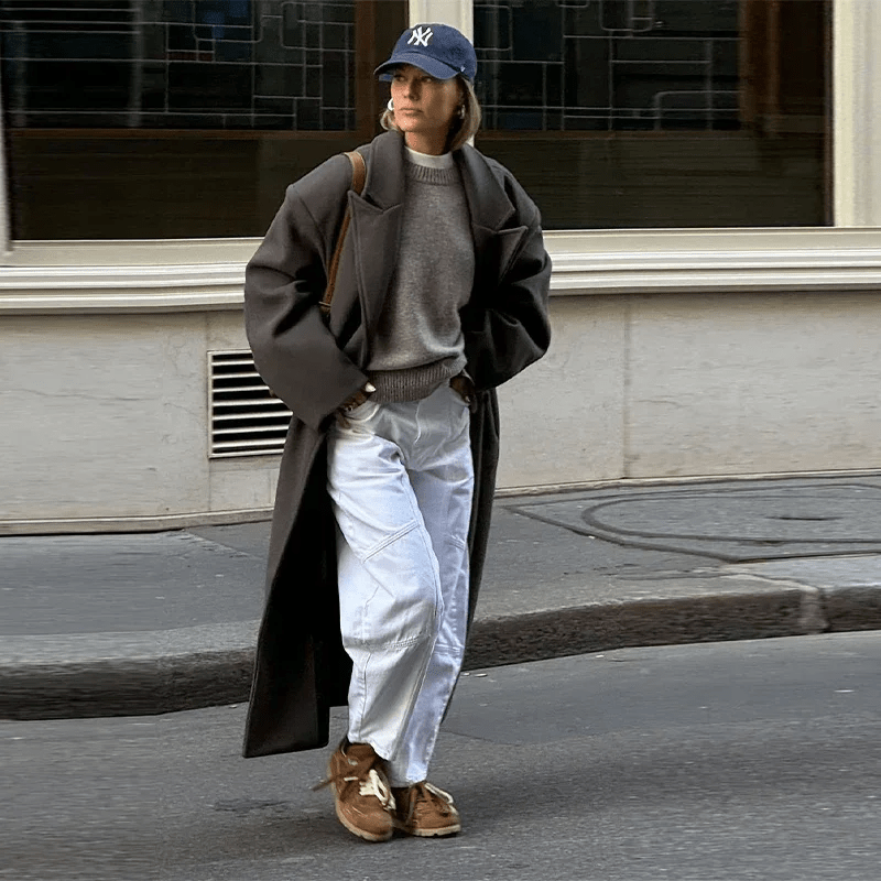 Lange Damenjacke mit lockerer Passform und breitem Revers | J&B - 1 - Jasminaboutique.com