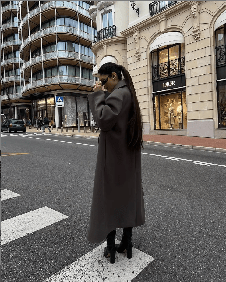 Lange Damenjacke mit lockerer Passform und breitem Revers | J&B - 10 - Jasminaboutique.com