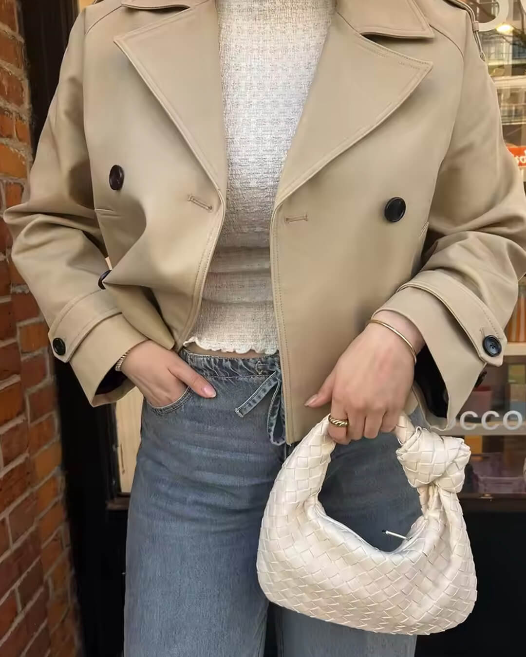Kurze Damenjacke mit doppelreihigem Design und Gürtel | J&B - 4 - Jasminaboutique.com