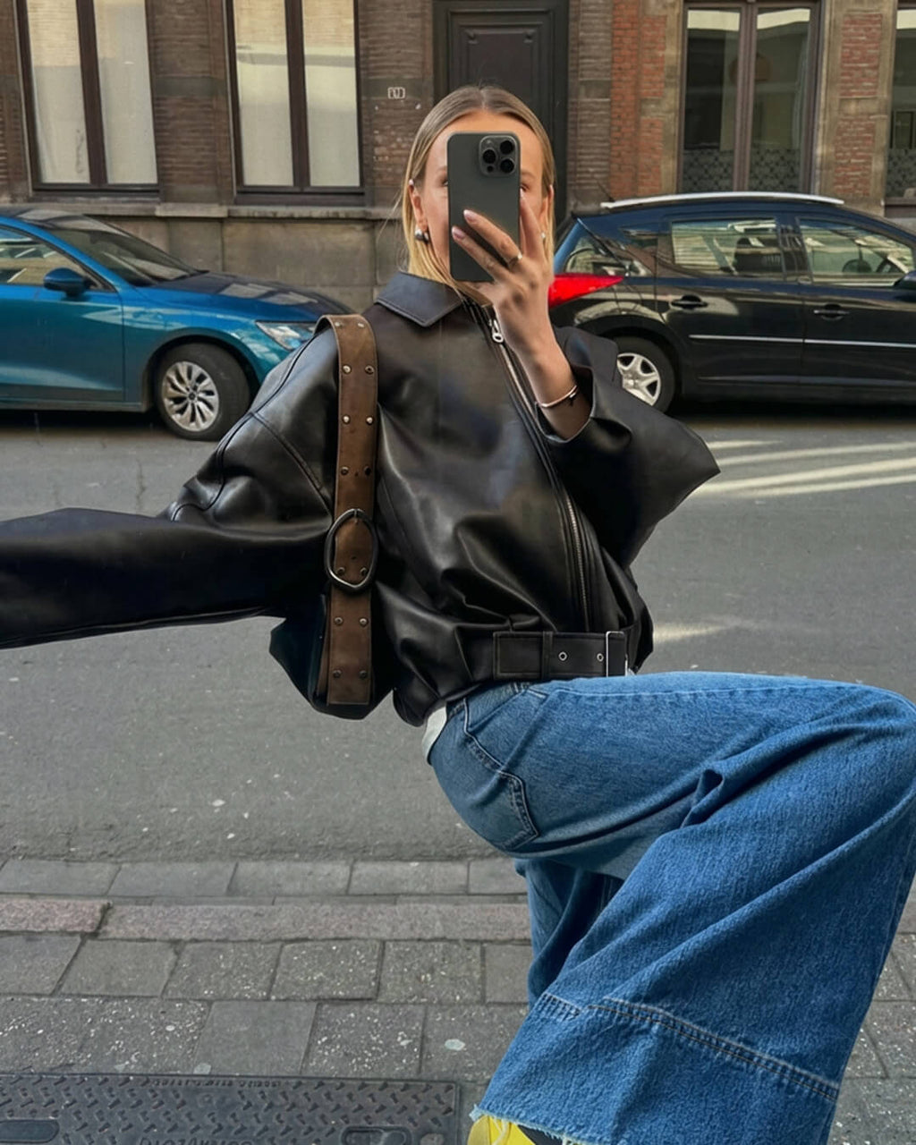 Bomberjacke Damen mit Gürtel und Oversized-Schnitt | J&B - 11 - Jasminaboutique.com