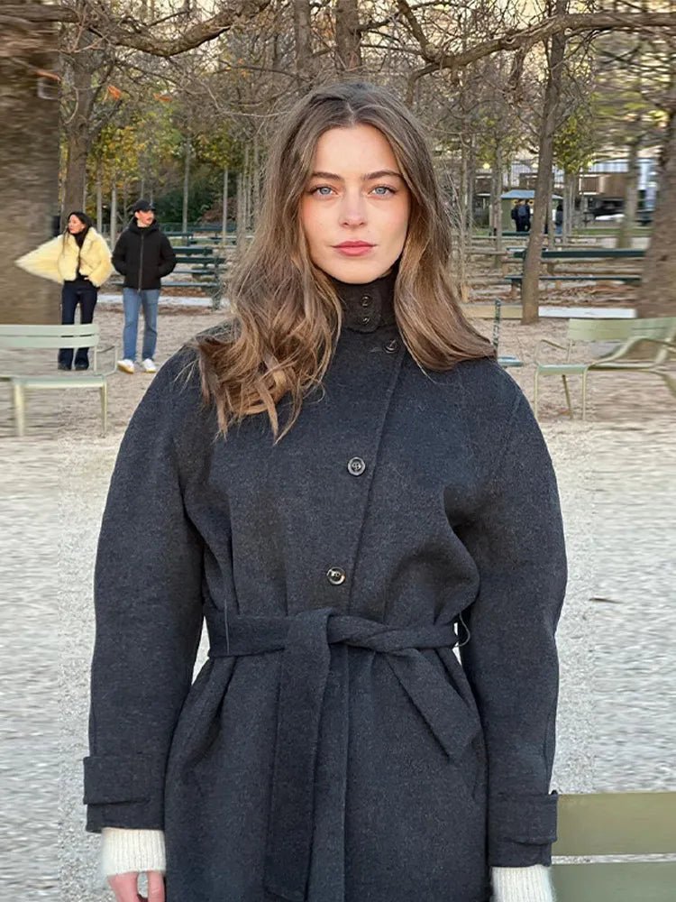 Damenjacke mit Gürtel, lässiger Schnitt und hohem Kragen | J&B - 4 - Jasminaboutique.com