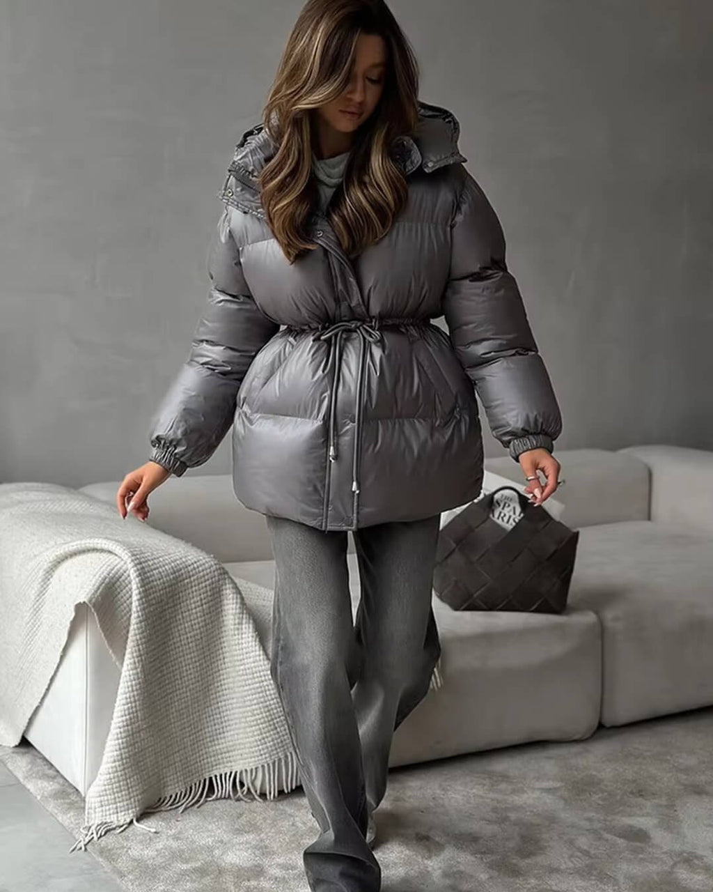 Daunenjacke Damen mit Kordelzug und Longline-Silhouette | J&B - 7 - Jasminaboutique.com