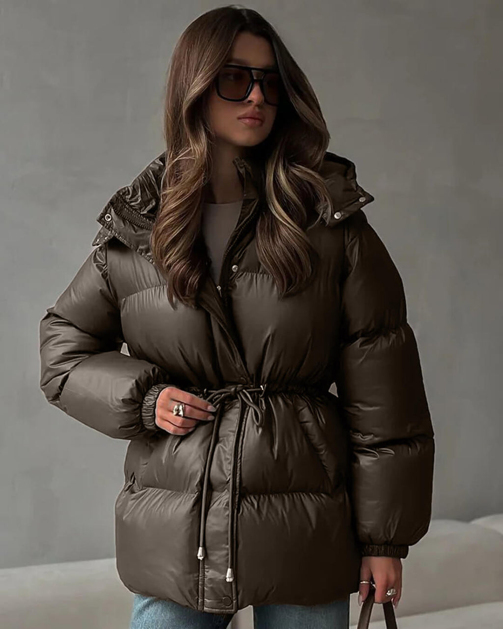 Daunenjacke Damen mit Kordelzug und Longline-Silhouette | J&B - 9 - Jasminaboutique.com