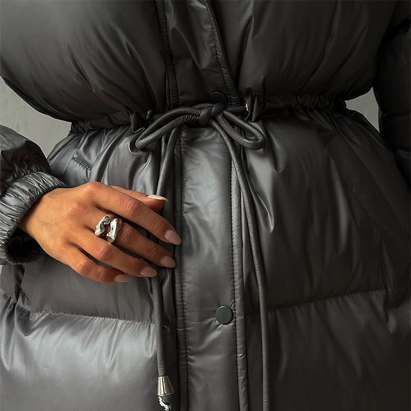 Daunenjacke Damen mit Kordelzug und Longline-Silhouette | J&B - 14 - Jasminaboutique.com
