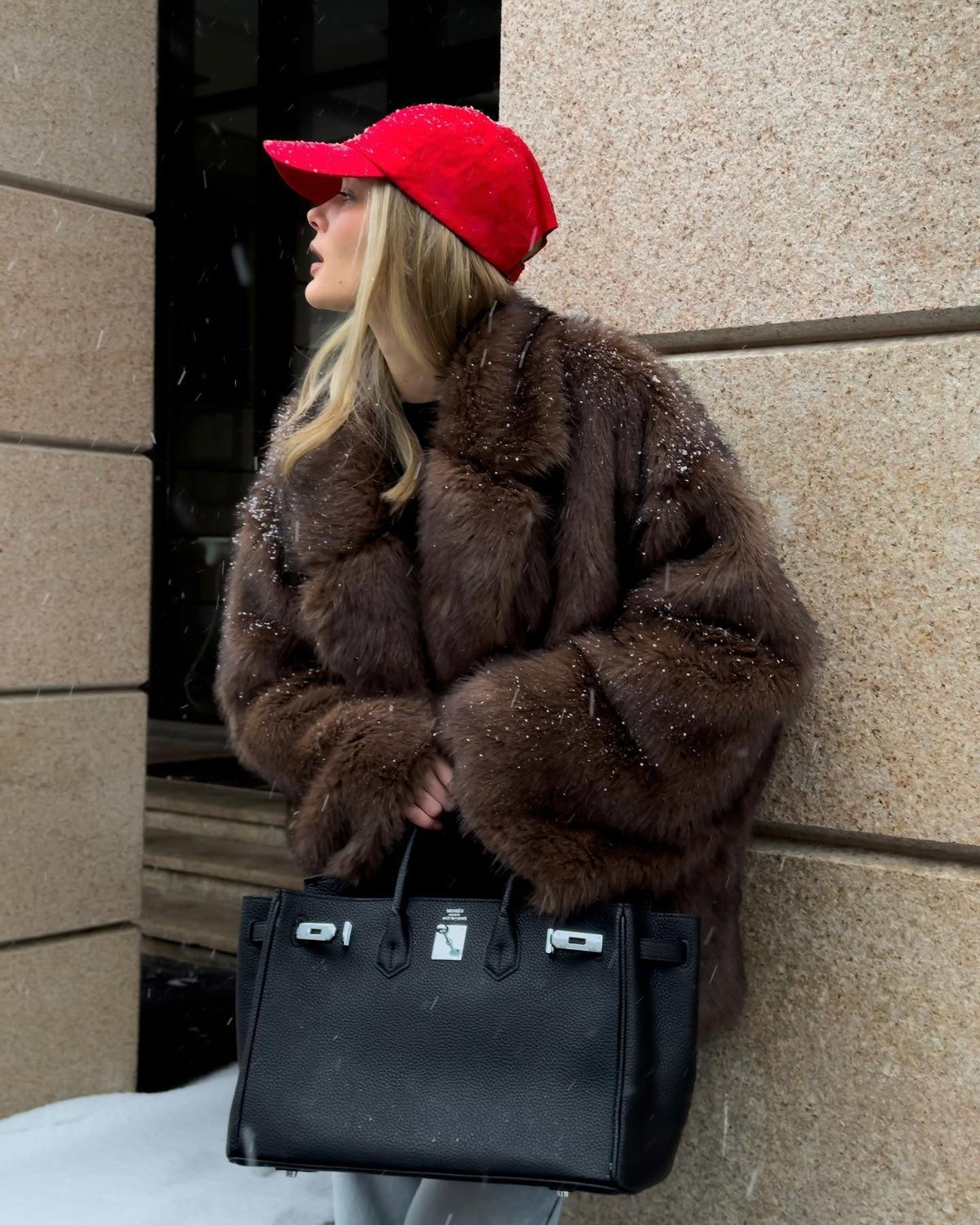 Kunstfelljacke Damen im Oversize-Stil mit kuscheliger Struktur | J&B - 1 - Jasminaboutique.com
