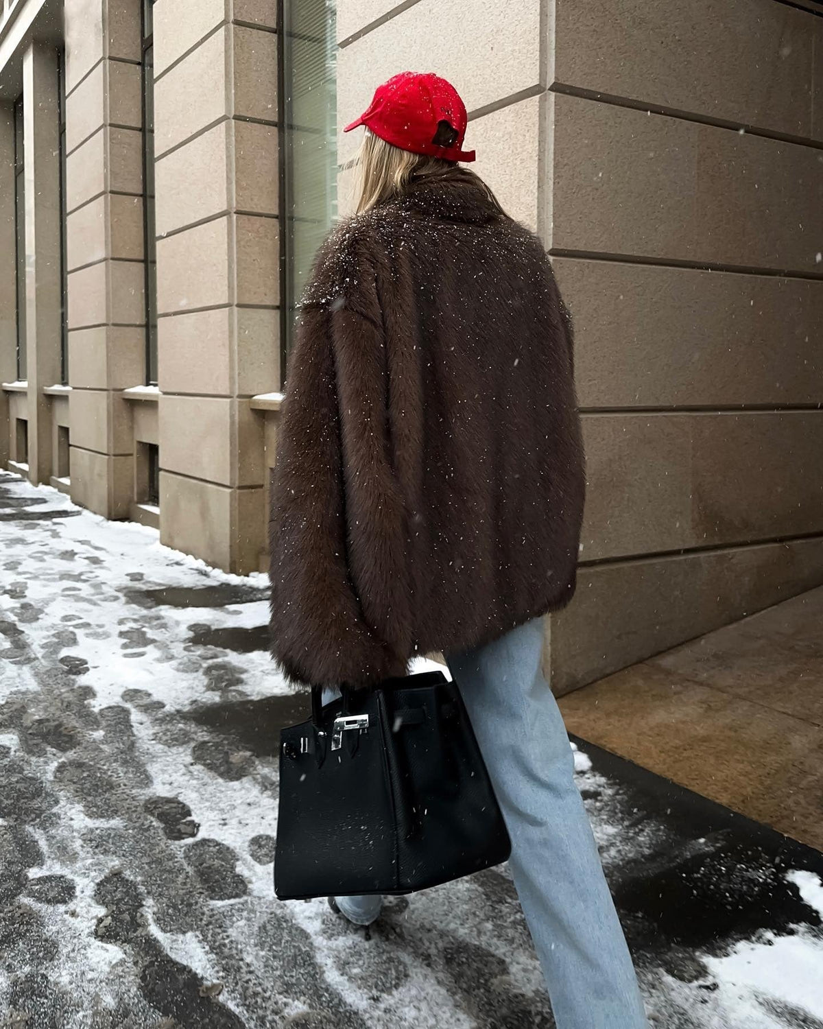 Kunstfelljacke Damen im Oversize-Stil mit kuscheliger Struktur | J&B - 3 - Jasminaboutique.com