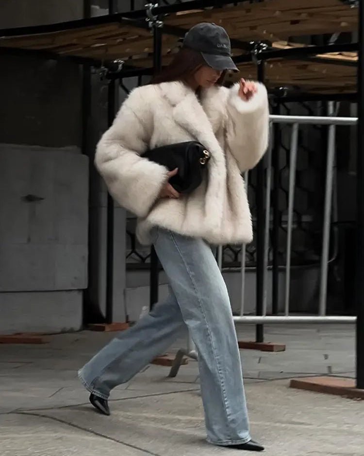 Kunstfelljacke Damen im Oversize-Stil mit kuscheliger Struktur | J&B - 9 - Jasminaboutique.com