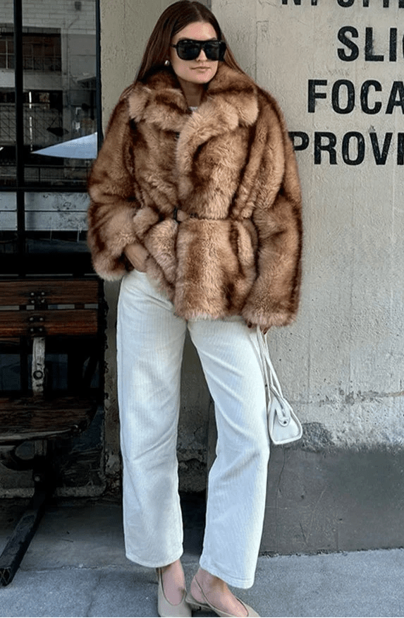 Kunstfelljacke Damen mit offener Silhouette und flauschiger Textur | J&B - 5 - Jasminaboutique.com