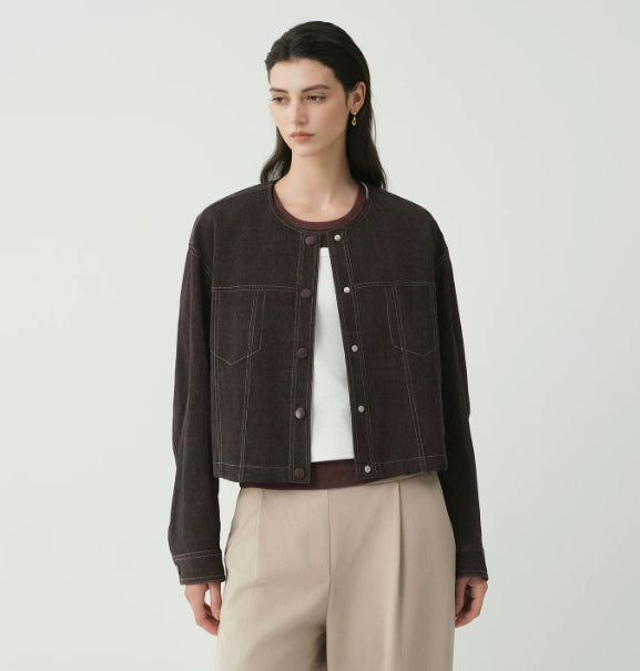 Kurze Damenjacke mit lässiger Passform und Vordertaschen | J&B - 5 - Jasminaboutique.com