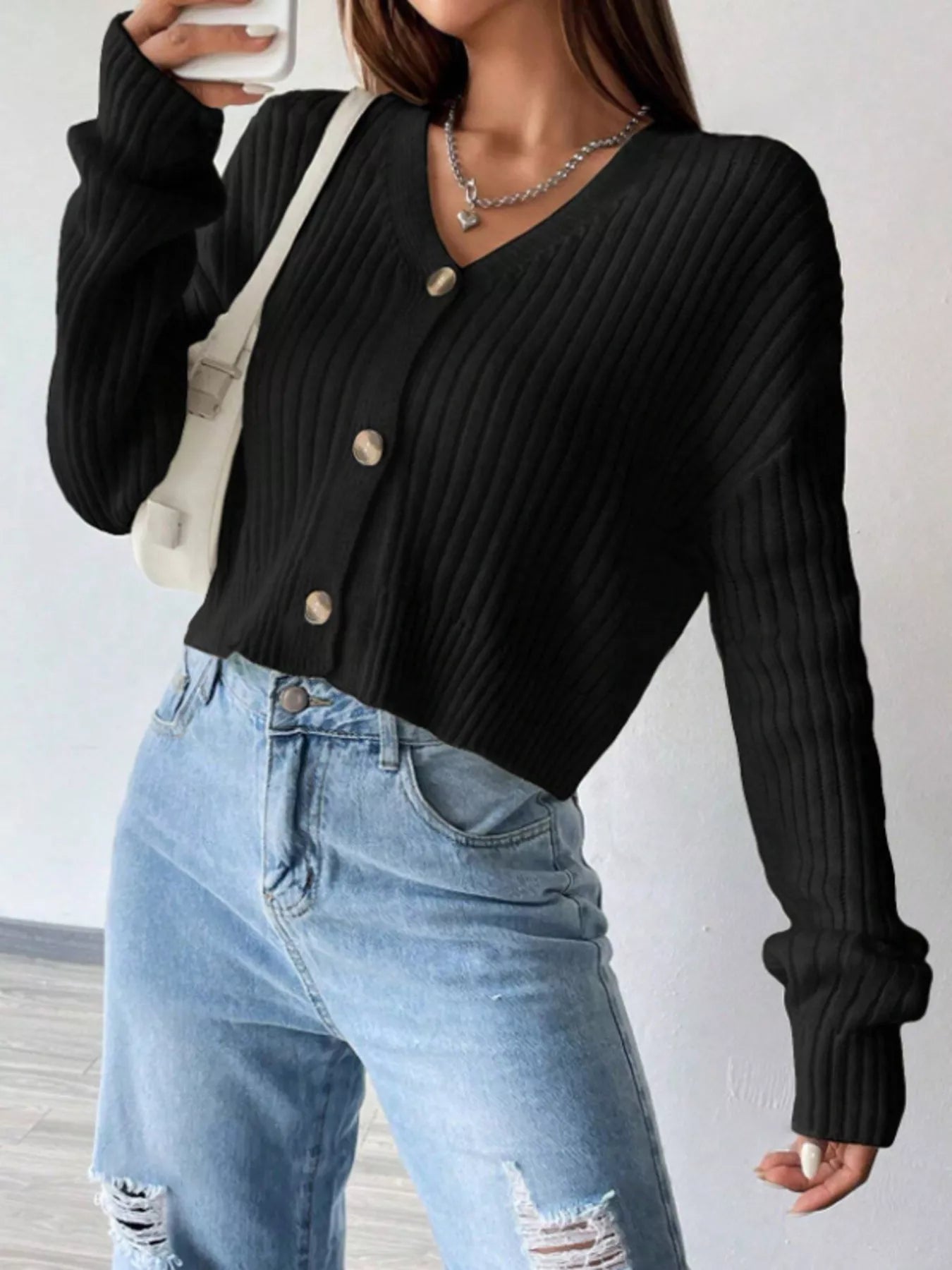 Damen Cardigan mit V-Ausschnitt und Knopfleiste | J&B - 4 - Jasminaboutique.com