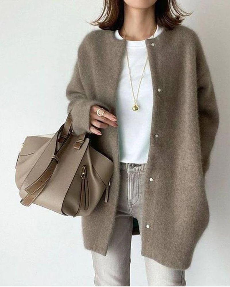 Damen-Strickjacke in weicher Passform mit Knopfleiste und eleganter Silhouette - 8 - Jasminaboutique.com