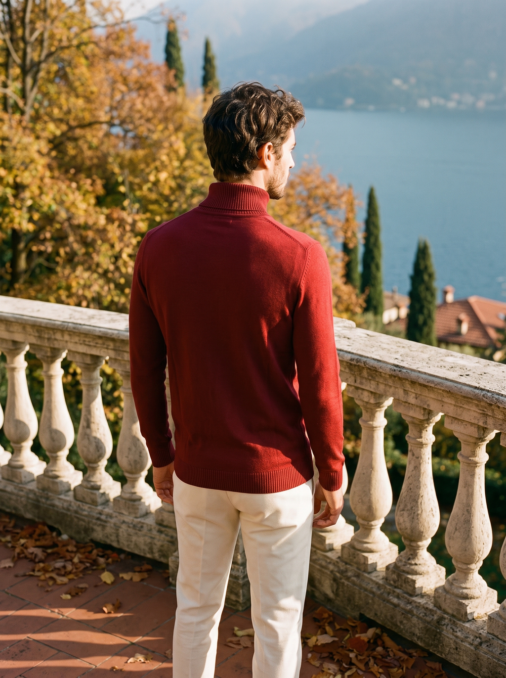 Herren-Rollkragenpullover in sattem Burgunderrot mit klassischer Passform - 3 - Jasminaboutique.com