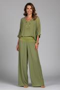Zweiteiliges Set für Damen mit V-Ausschnitt und weit geschnittener Hose - 1 - Jasminaboutique.com