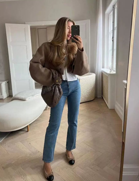 Kurzer Damenblazer mit Knopfleiste und lockerer Passform - 3 - Jasminaboutique.com