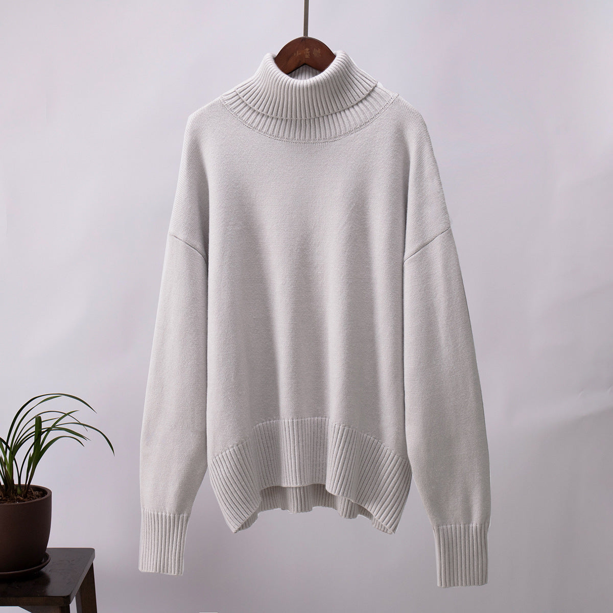 Damenpullover in lockerer Passform mit Rollkragen und langen Ärmeln - 4 - Jasminaboutique.com