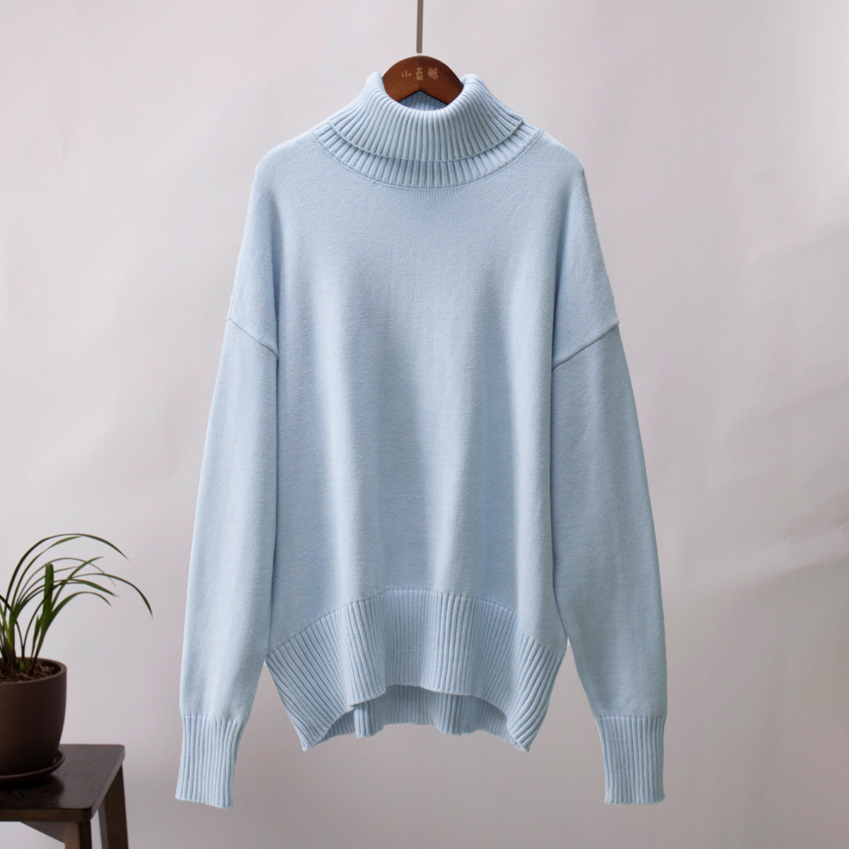 Damenpullover in lockerer Passform mit Rollkragen und langen Ärmeln - 11 - Jasminaboutique.com