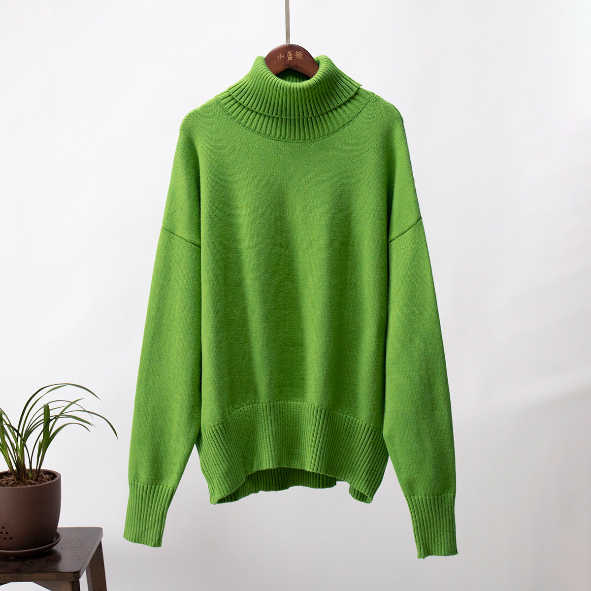 Damenpullover in lockerer Passform mit Rollkragen und langen Ärmeln - 12 - Jasminaboutique.com