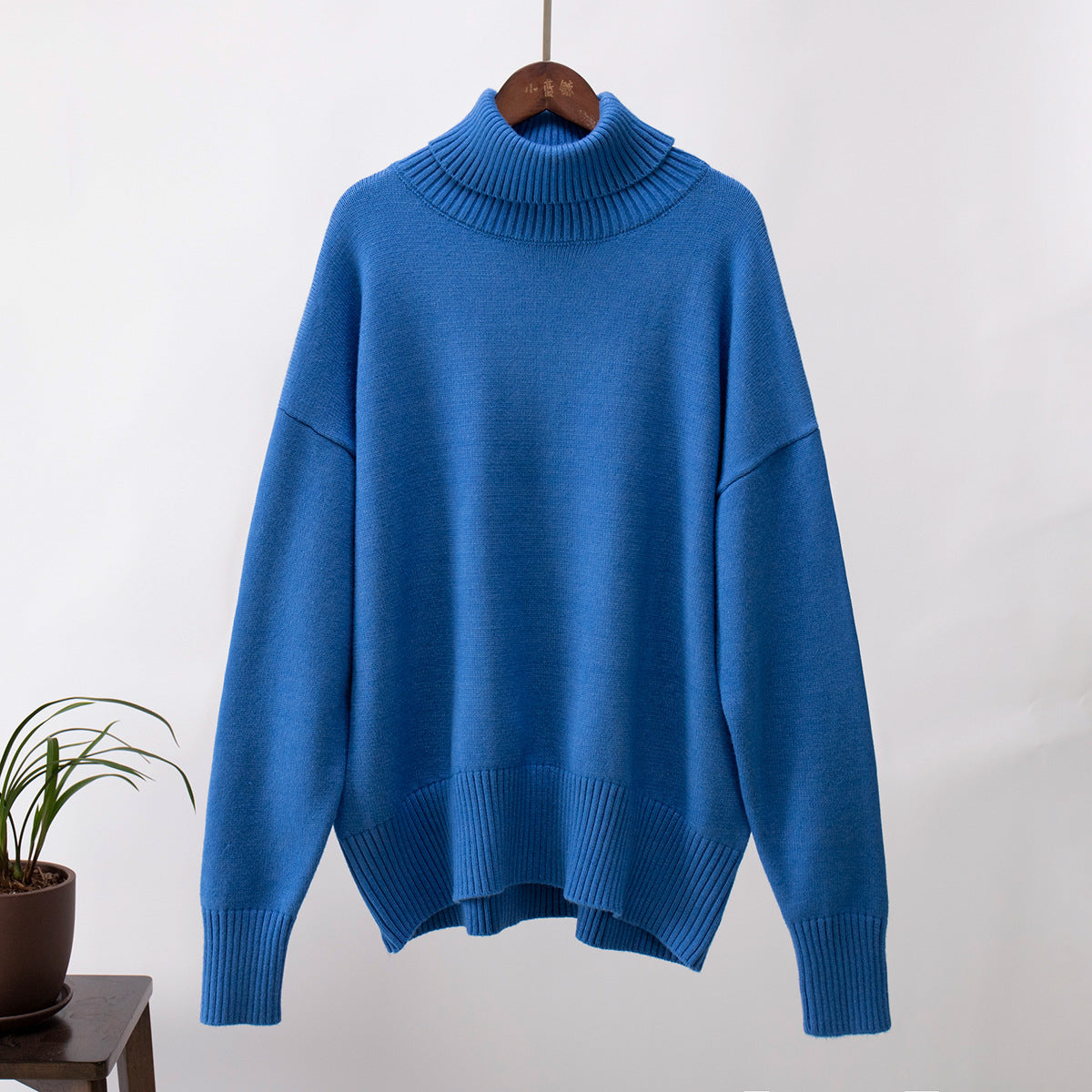 Damenpullover in lockerer Passform mit Rollkragen und langen Ärmeln - 14 - Jasminaboutique.com
