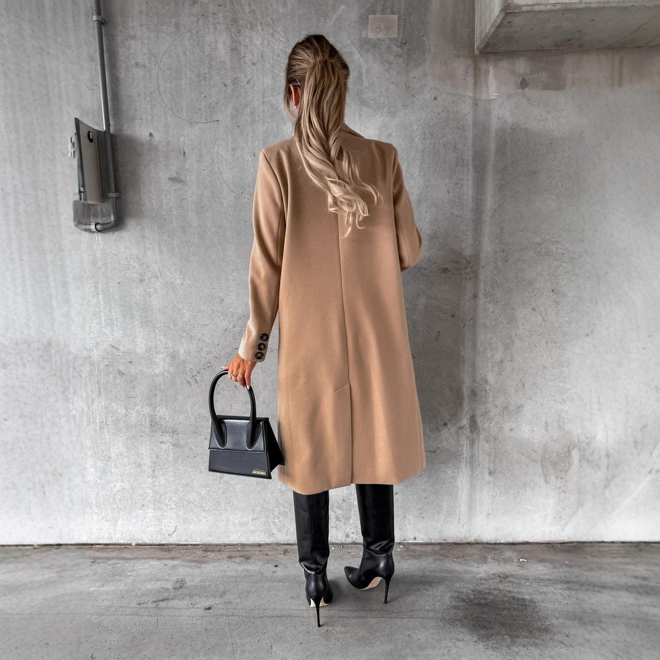 Zweireihiger Damenmantel mit Taschen und elegantem Schnitt - 4 - Jasminaboutique.com