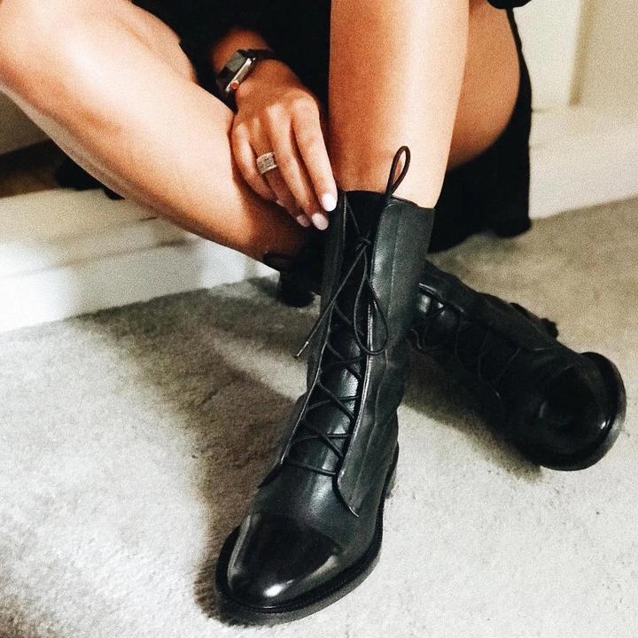Schnürstiefeletten für Damen mit polierter Zehenkappe - 2 - Jasminaboutique.com