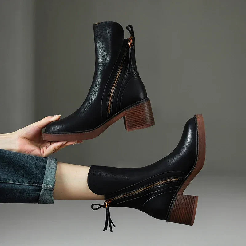Stiefeletten für Damen mit Blockabsatz und seitlichem Reißverschluss - 1 - Jasminaboutique.com
