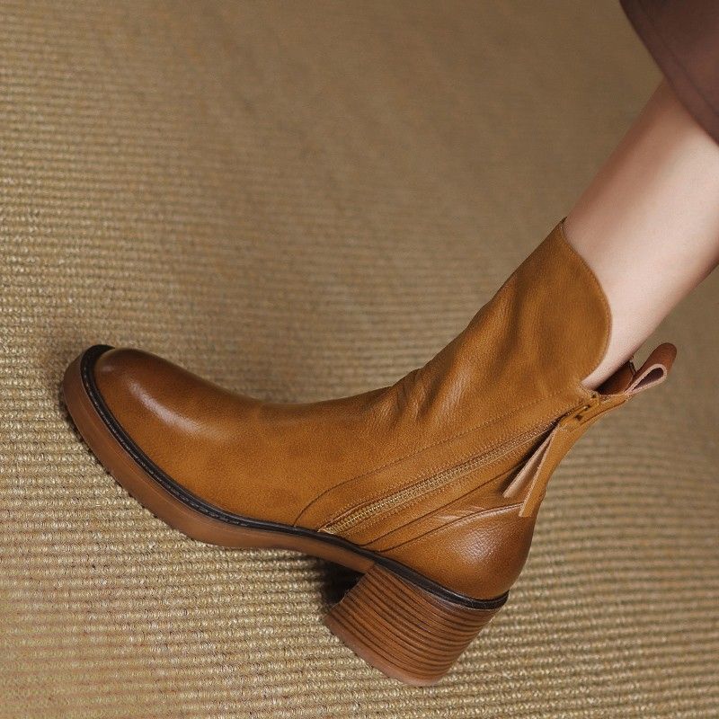 Stiefeletten für Damen mit Blockabsatz und seitlichem Reißverschluss - 10 - Jasminaboutique.com