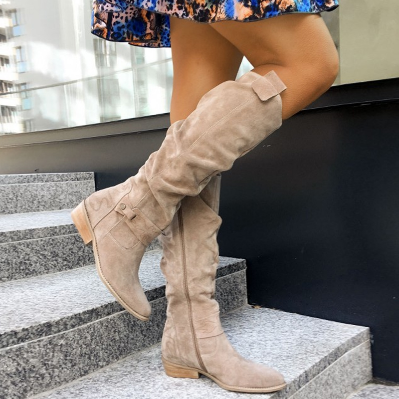 Kniehohe flache Damenstiefel mit seitlichem Reißverschluss und bequemer Sohle - 1 - Jasminaboutique.com