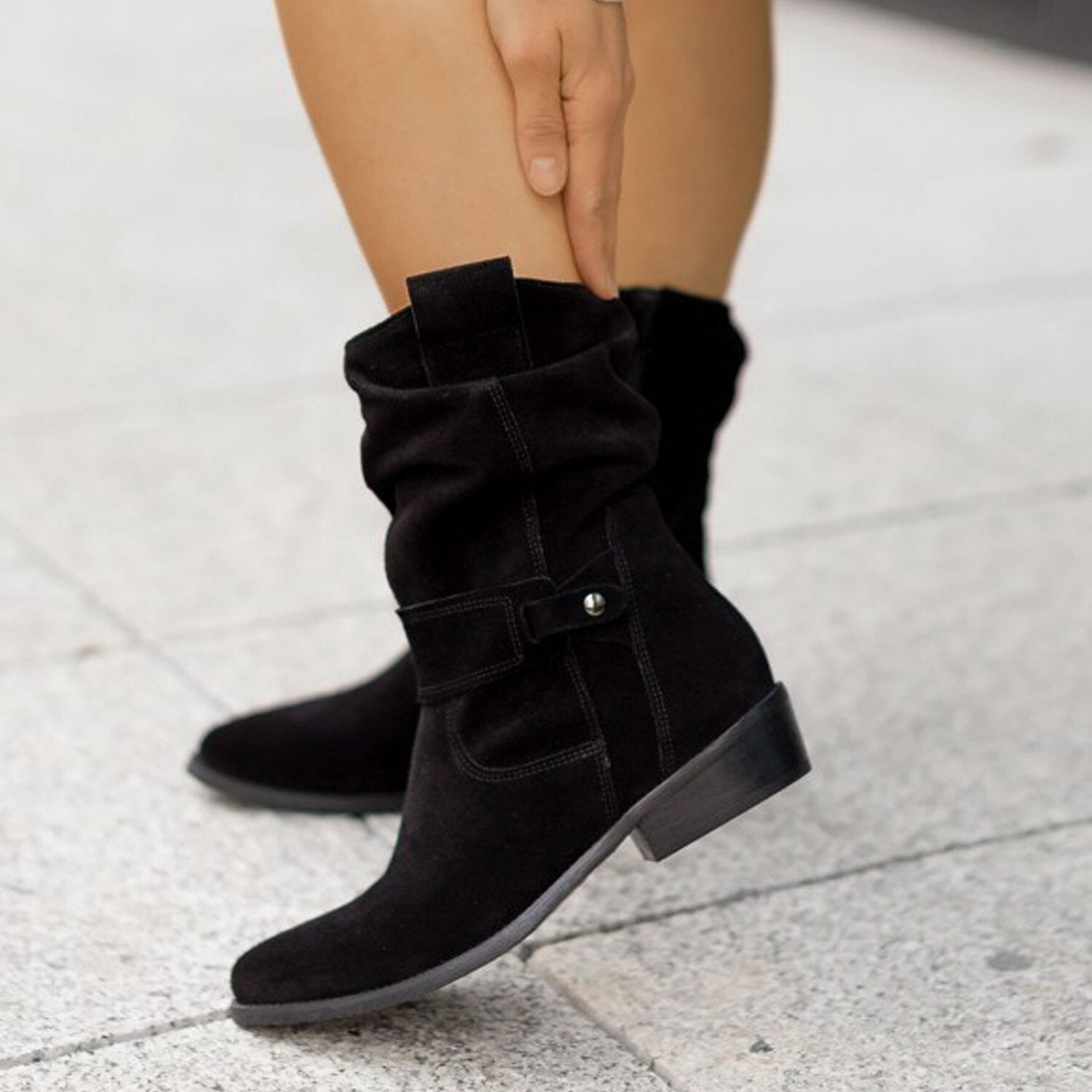 Stylische Damen-Slouch-Stiefel mit Blockabsatz und verstellbarem Riemen - 3 - Jasminaboutique.com
