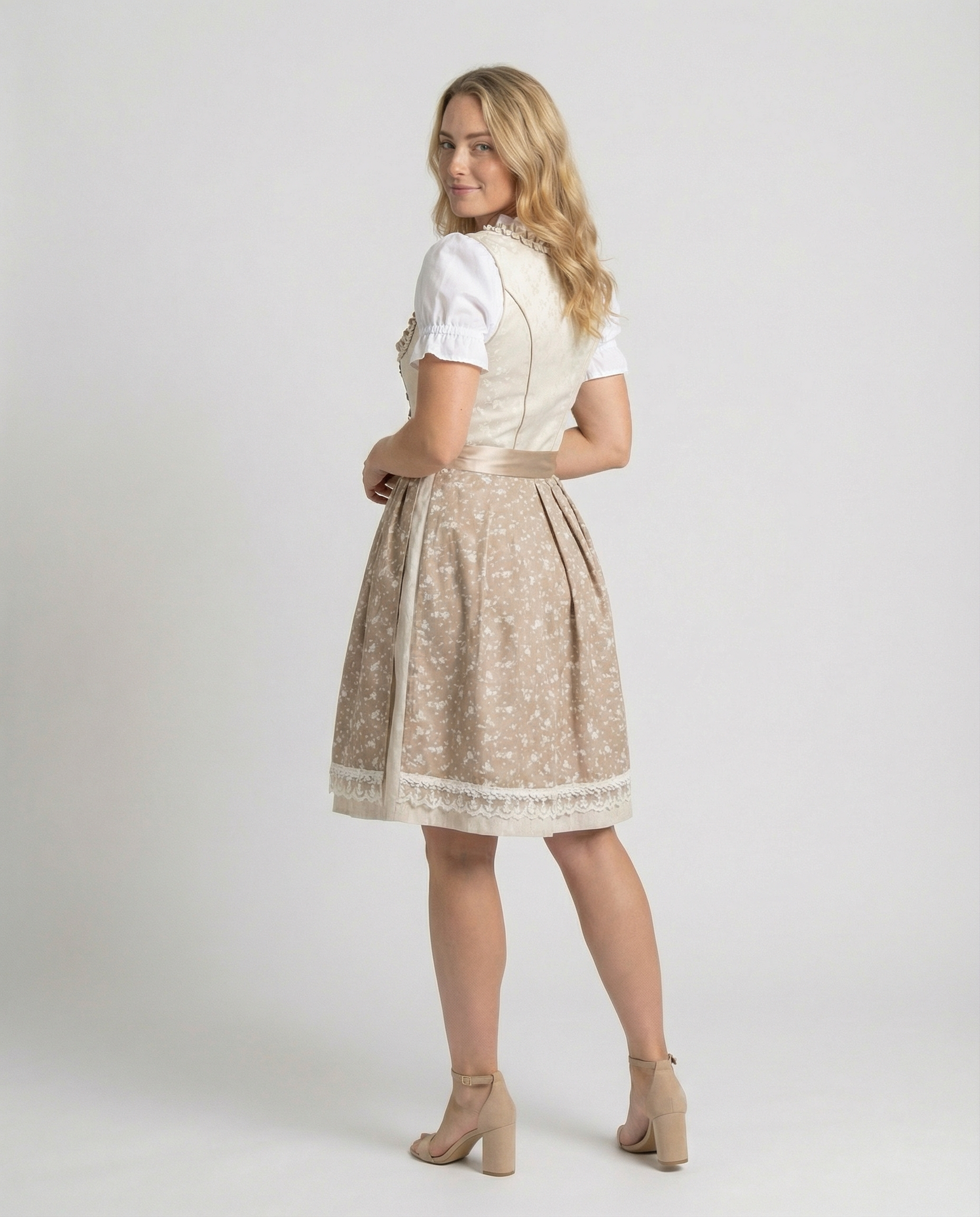 Dirndl Damen mit Schürze und Blumenmuster | J&B - 3 - Jasminaboutique.com