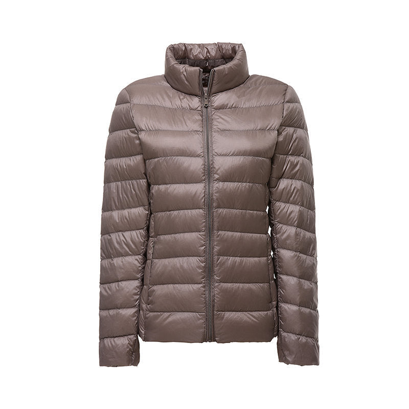Leichte Daunenjacke Damen mit Steppmuster und taillierter Passform | J&B - 9 - Jasminaboutique.com