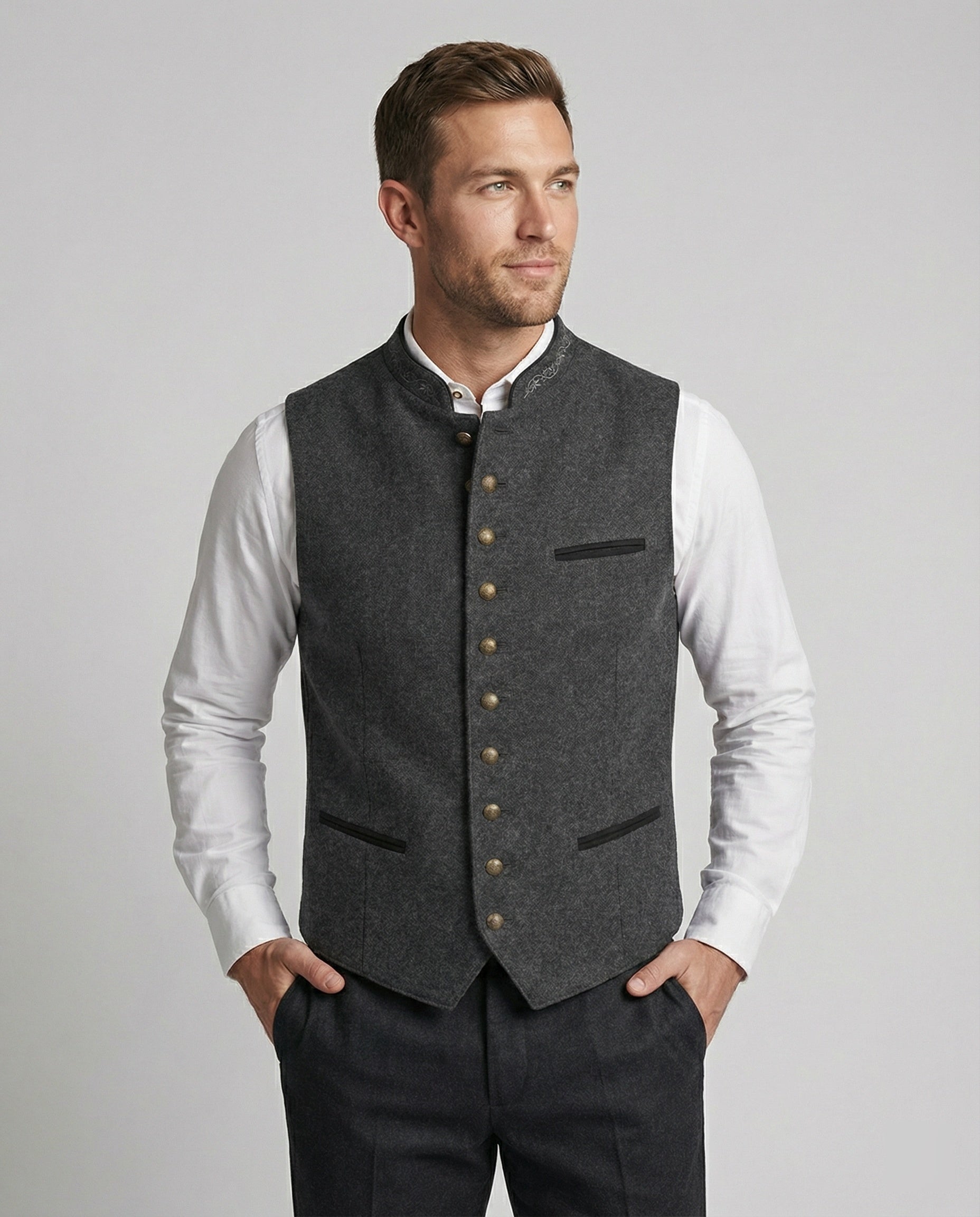 Herrenweste im traditionellen Stil mit taillierter Passform | J&B - 1 - Jasminaboutique.com