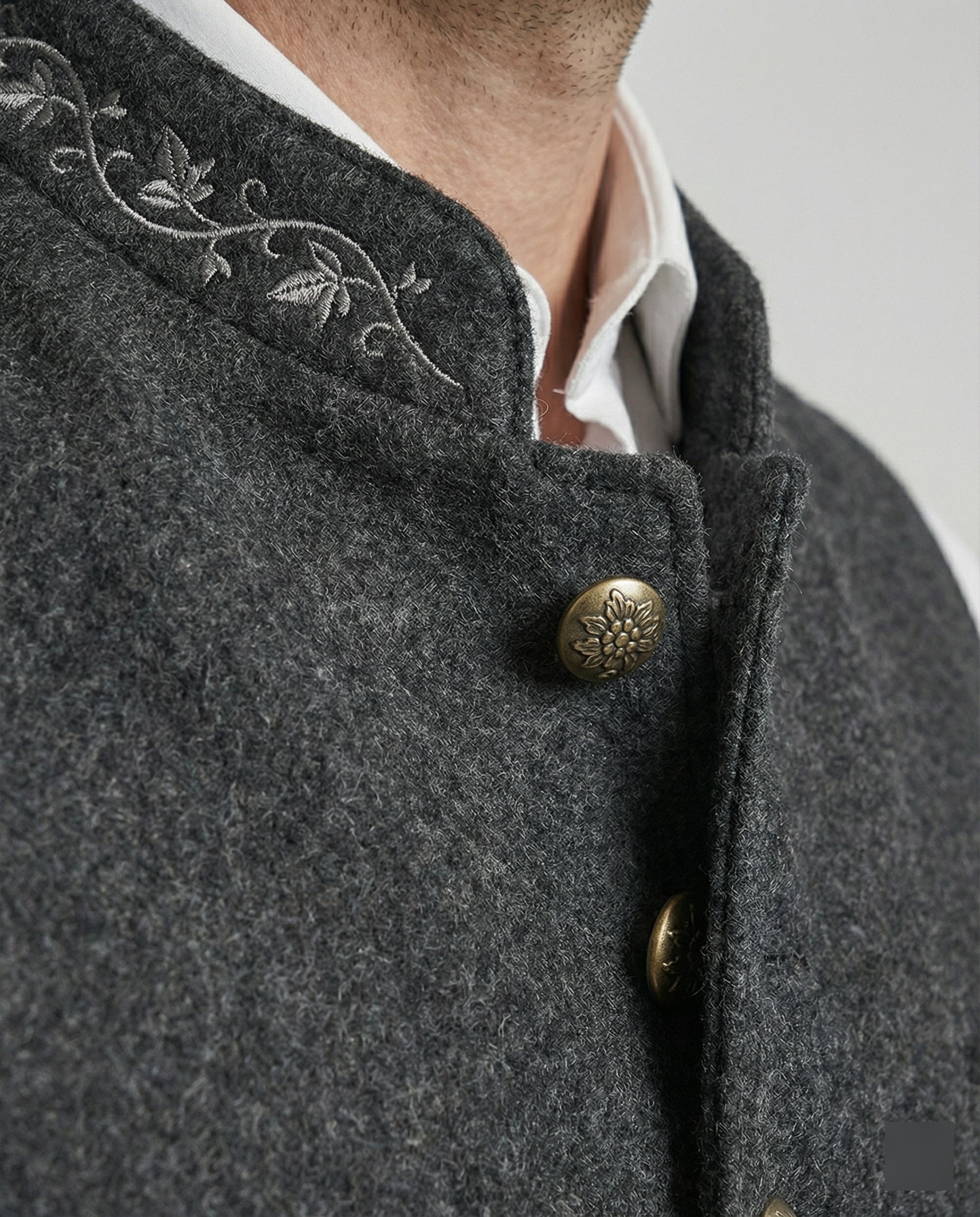 Herrenweste im traditionellen Stil mit taillierter Passform | J&B - 5 - Jasminaboutique.com