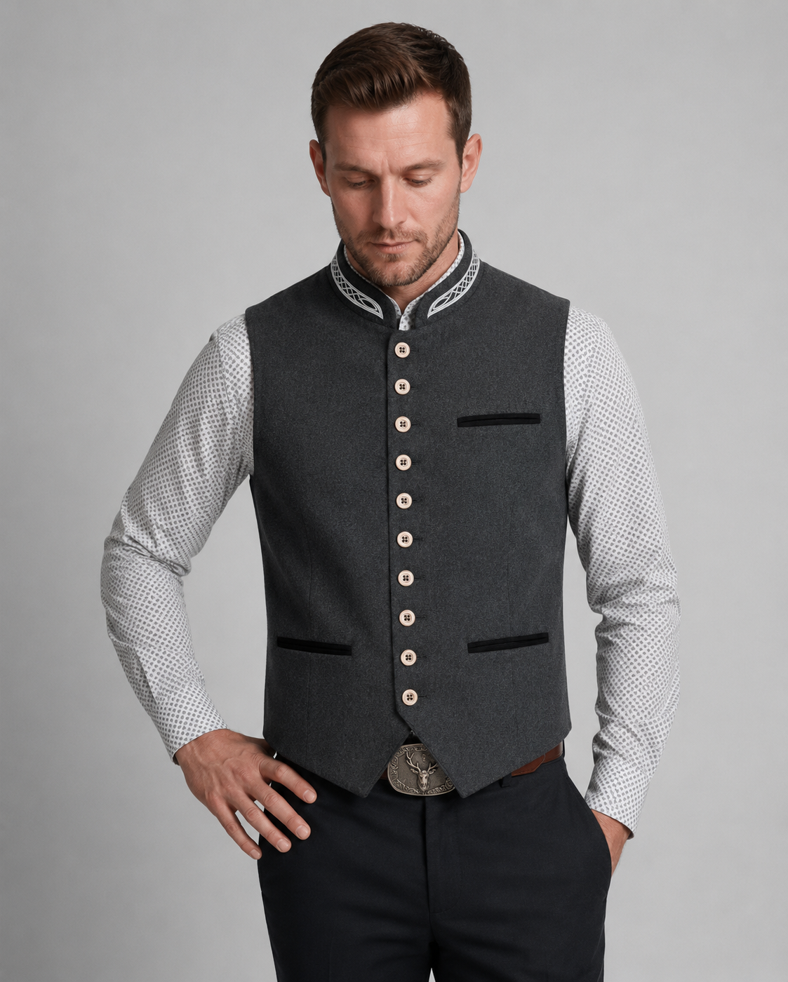 Herrenweste mit Stehkragen und Knopfleiste | J&B - 3 - Jasminaboutique.com