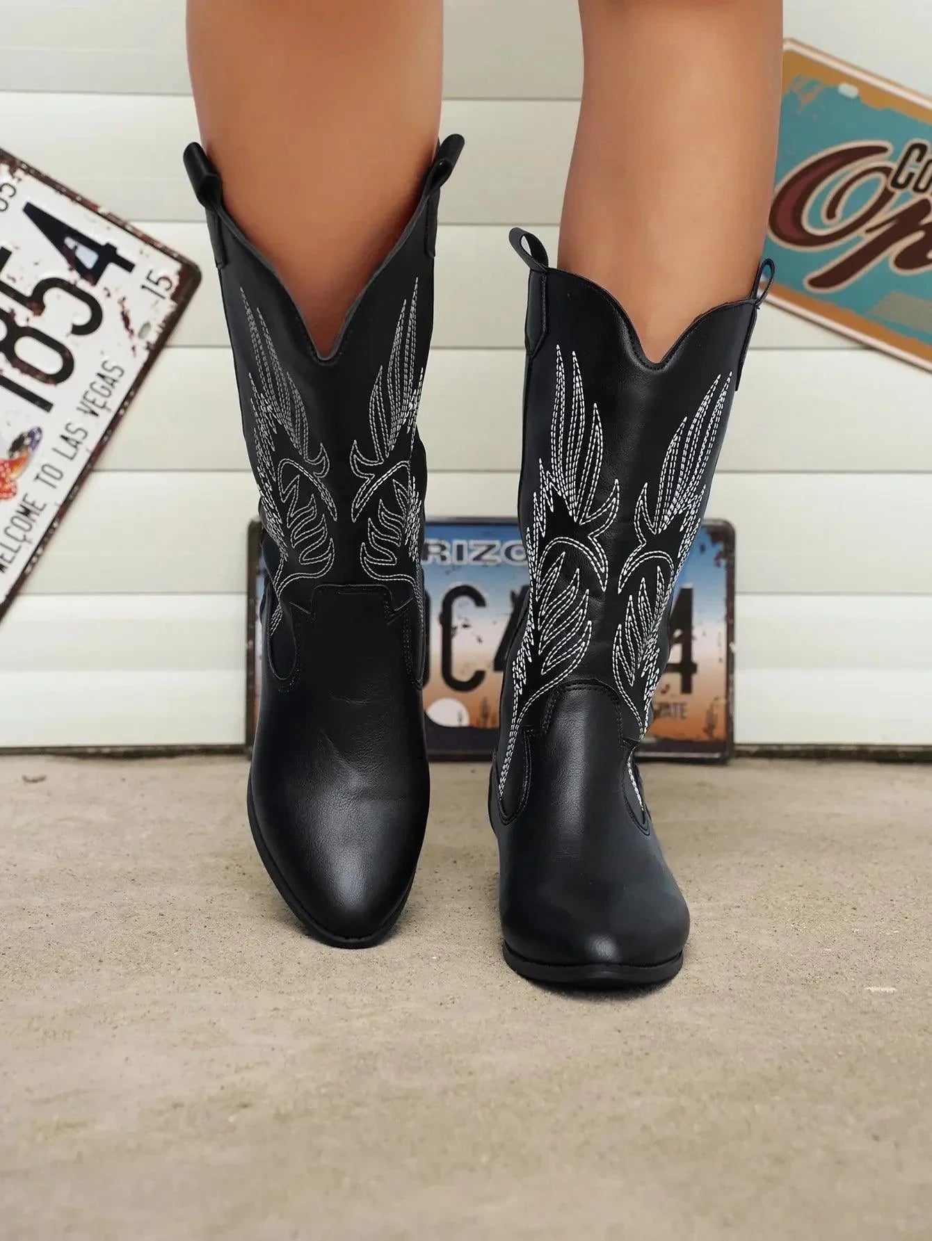 Cowboystiefel Damen mit Blockabsatz und stilvoller Stickerei | J&B - 6 - Jasminaboutique.com