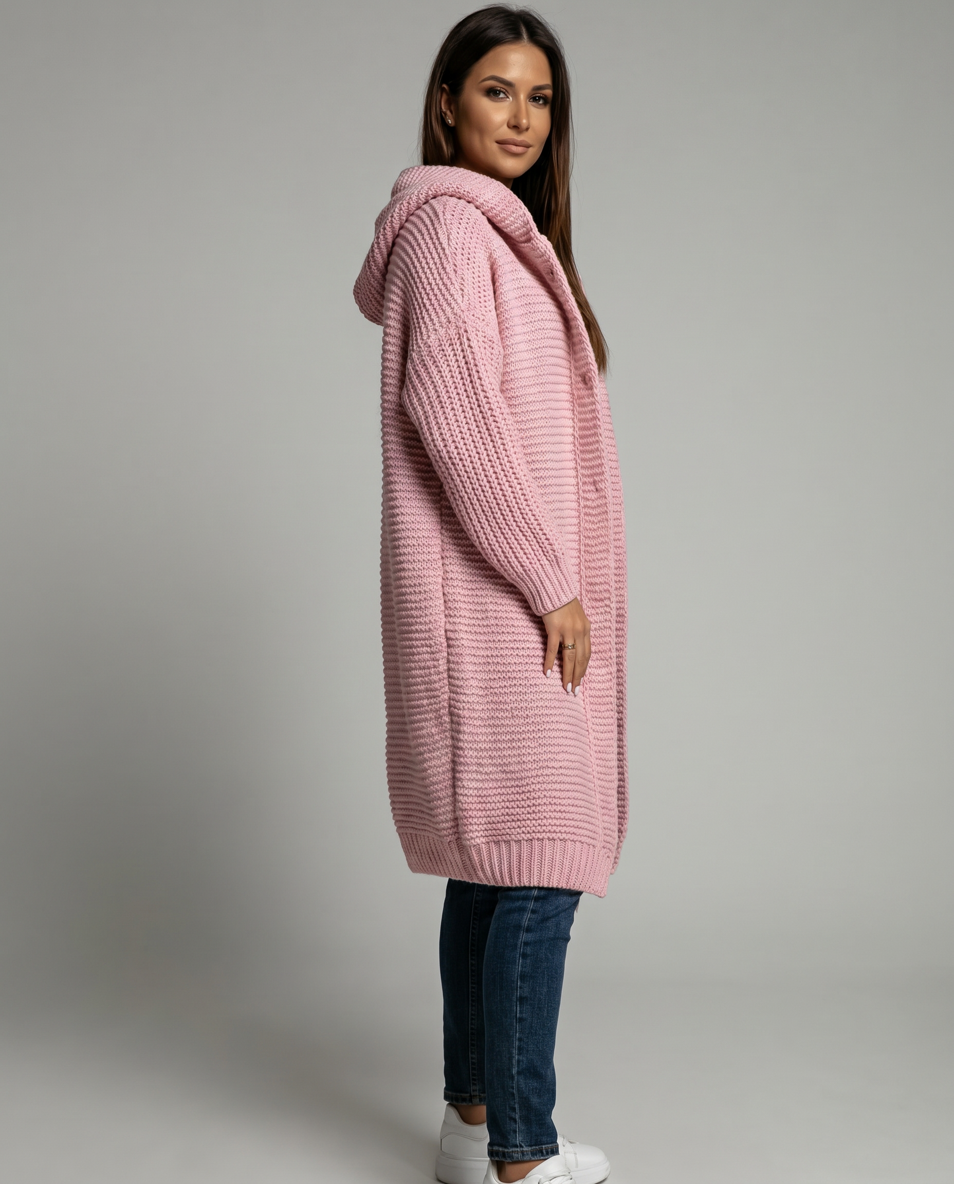 Oversize-Strickjacke mit Kapuze für Damen und strukturierten Nähten - 3 - Jasminaboutique.com