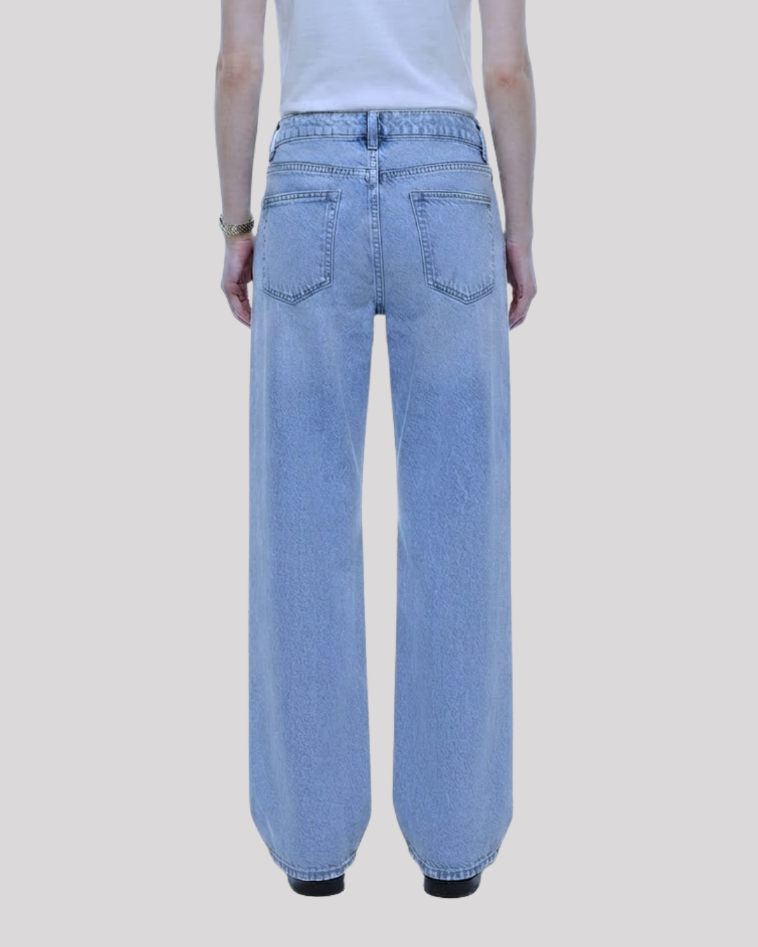 Damenjeans mit weitem Bein, hellblaue Waschung und lockerer Passform - 3 - Jasminaboutique.com