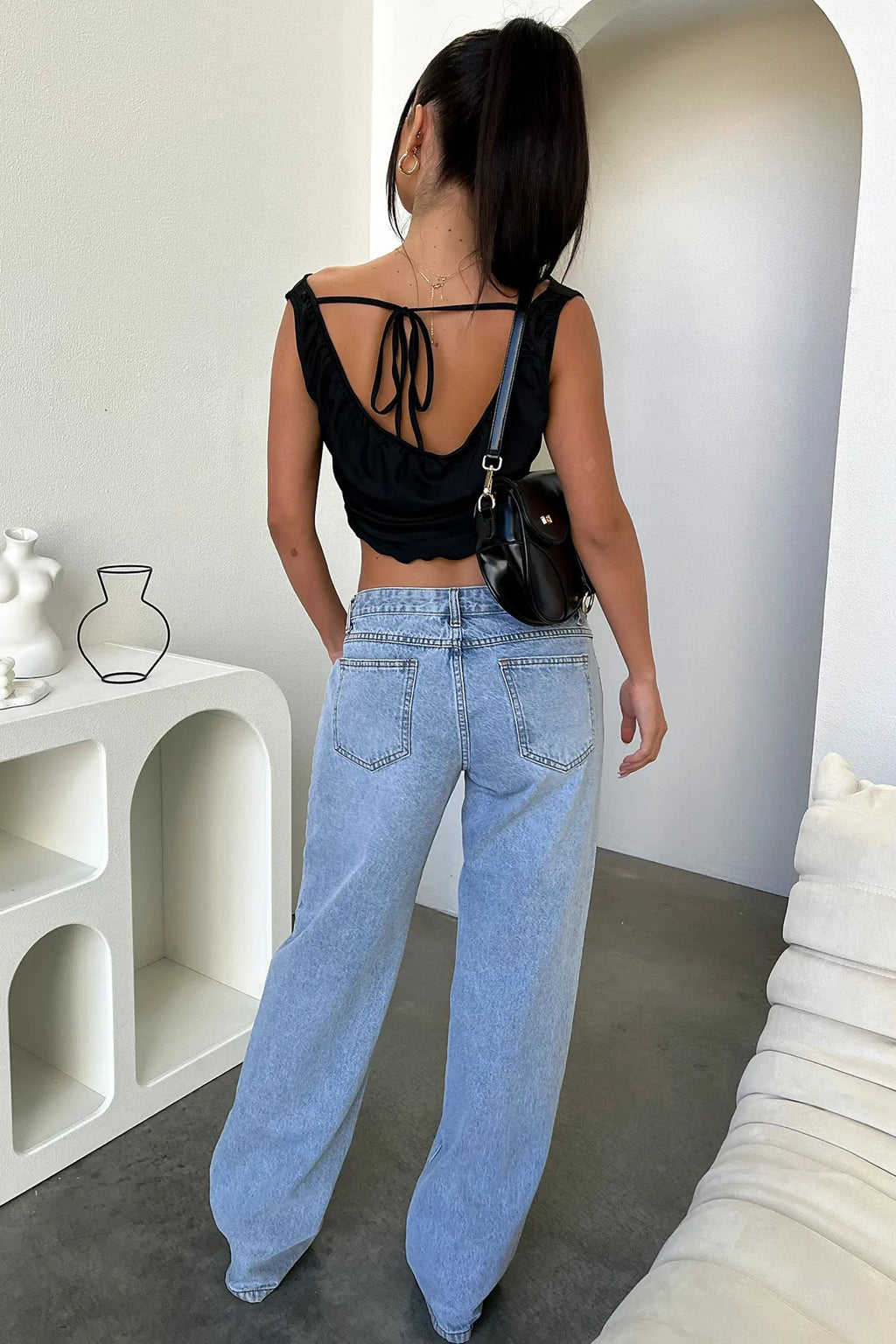 Damenjeans mit weitem Bein, hellblaue Waschung und lockerer Passform - 5 - Jasminaboutique.com