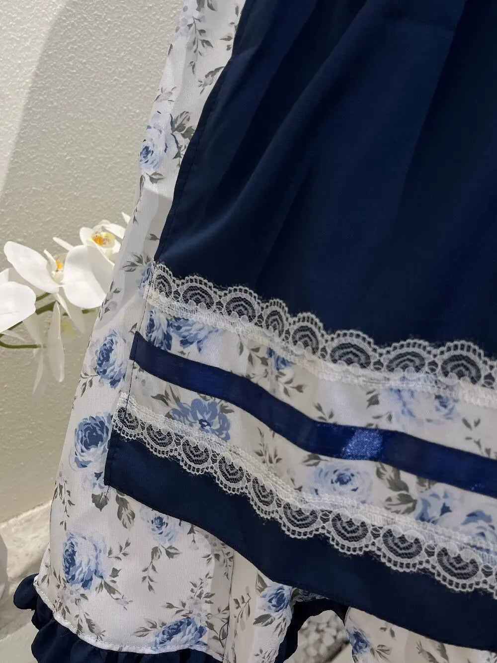 Dirndl für Damen im traditionellen Stil mit Blumenmuster - 3 - Jasminaboutique.com
