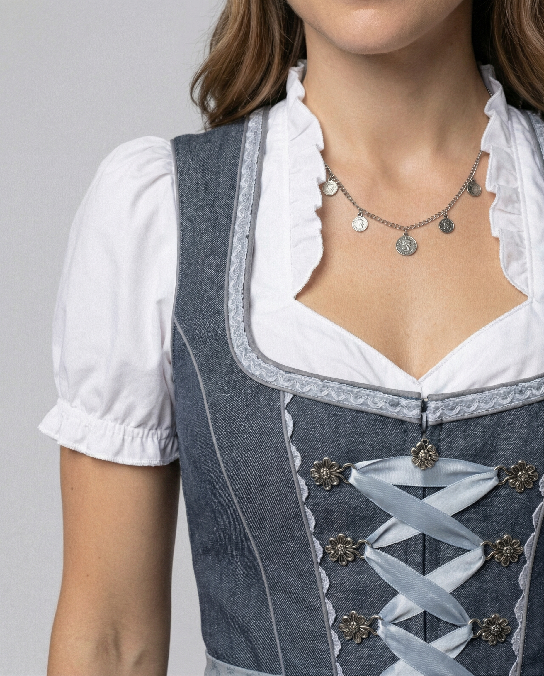 Dirndl für Damen – Elegantes Design mit figurschmeichelnder Passform - 5 - Jasminaboutique.com
