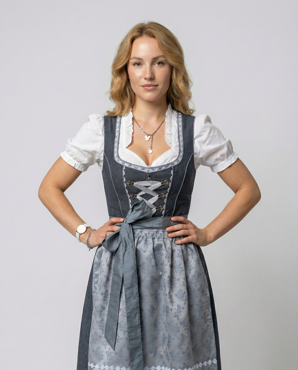 Dirndl für Damen – Eleganter, traditioneller Stil mit figurschmeichelnder Passform - 2 - Jasminaboutique.com