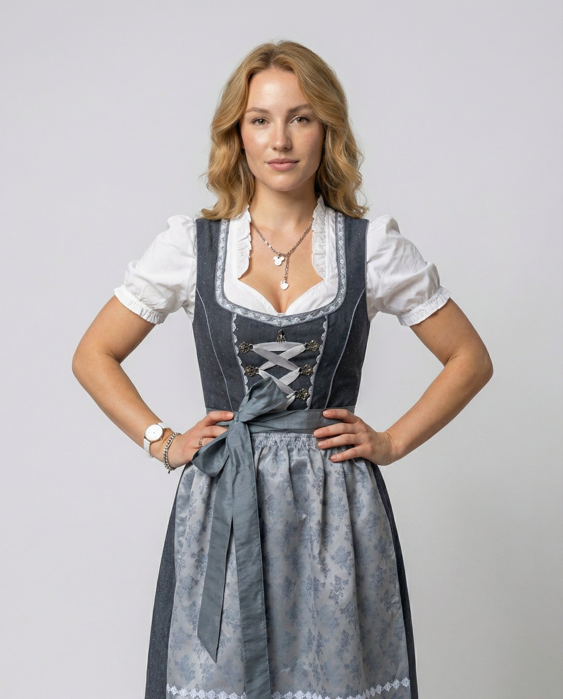 Dirndl für Damen – Eleganter, traditioneller Stil mit figurschmeichelnder Passform - 2 - Jasminaboutique.com