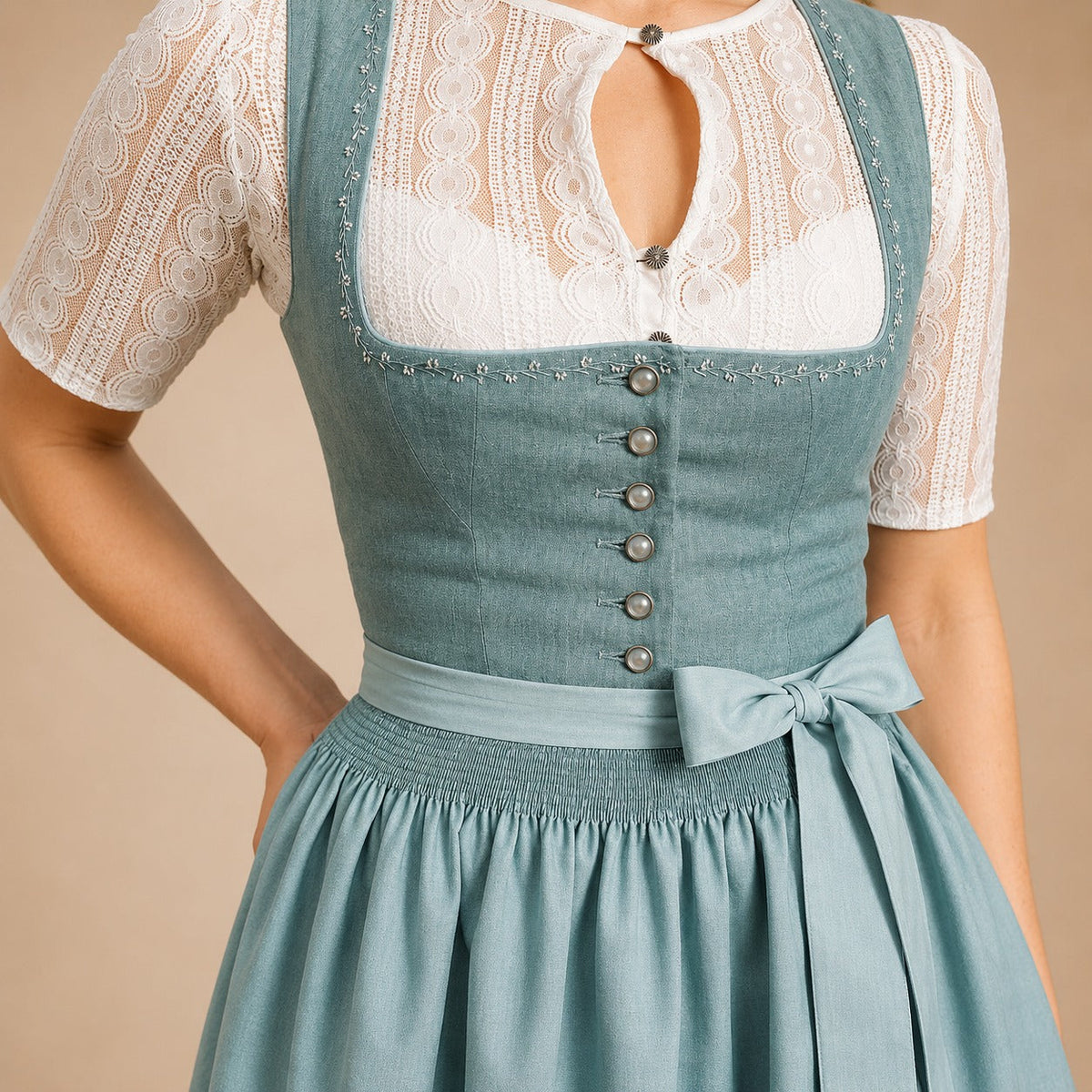 Kobieca sukienka na Oktoberfest z urokliwą kokardą - 10 - Stylpuls