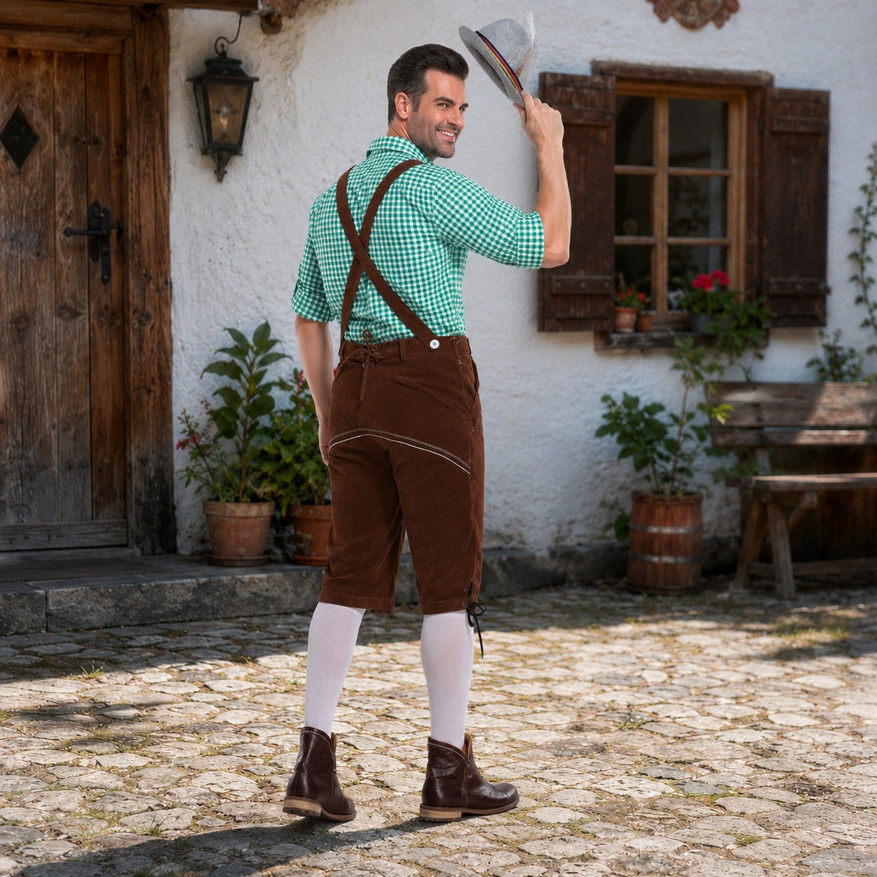 Lederhosen-Outfit für Herren mit kariertem Hemd und Hosenträgern für das Oktoberfest - 2 - Jasminaboutique.com