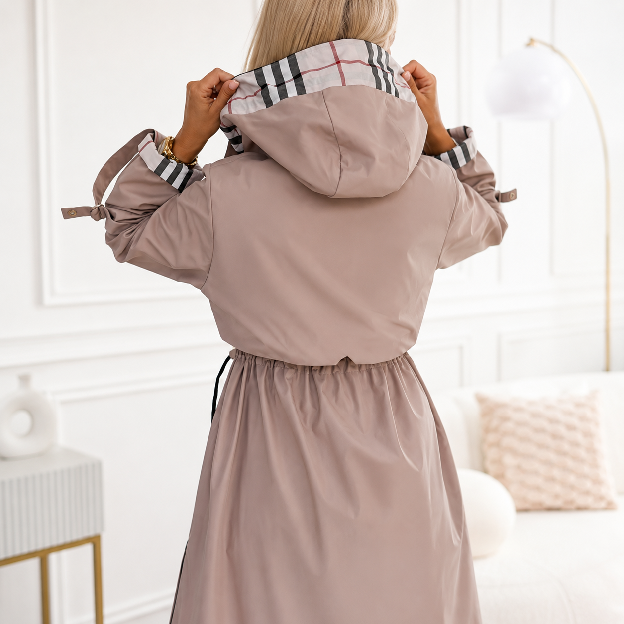 Damenjacke mit Kapuze und verstellbarem Taillenbund | J&B - 11 - Jasminaboutique.com