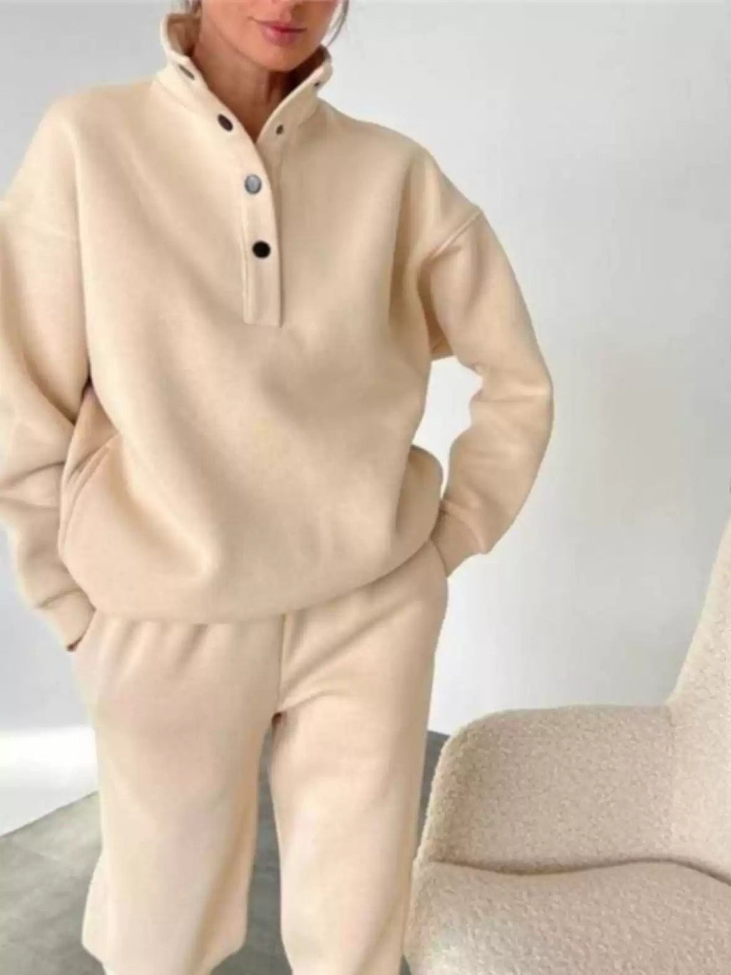 Zweiteiler Damen mit Stehkragen und Knopfdetails | A&Z - 6 - Atelier-Zofia