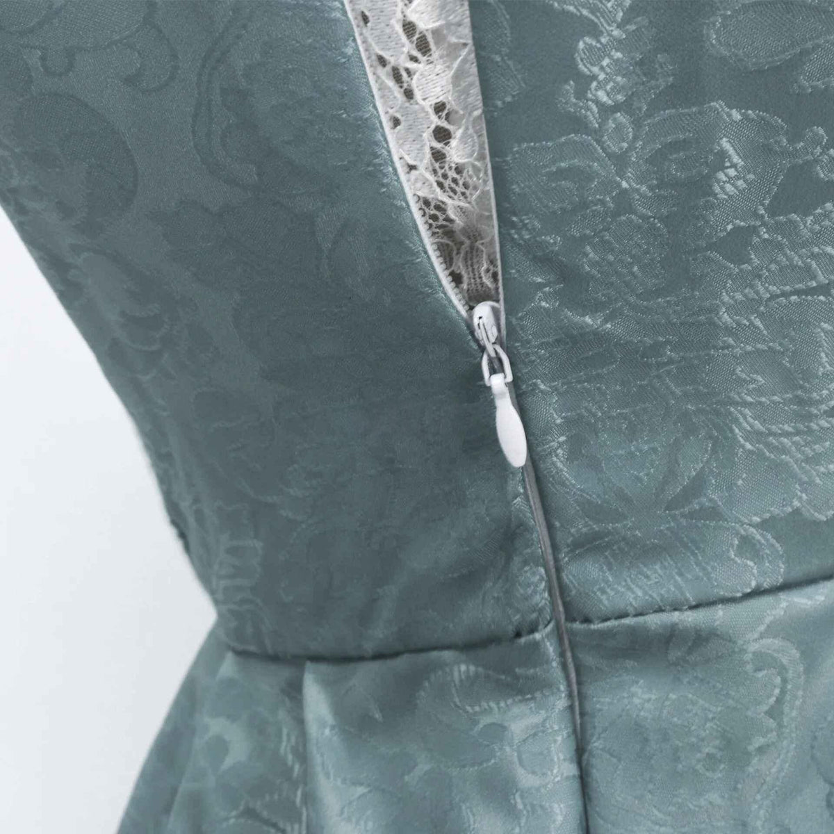Dirndl Damen mit Taillierung und transparentem Überrock | A&Z - 5 - Atelier-Zofia