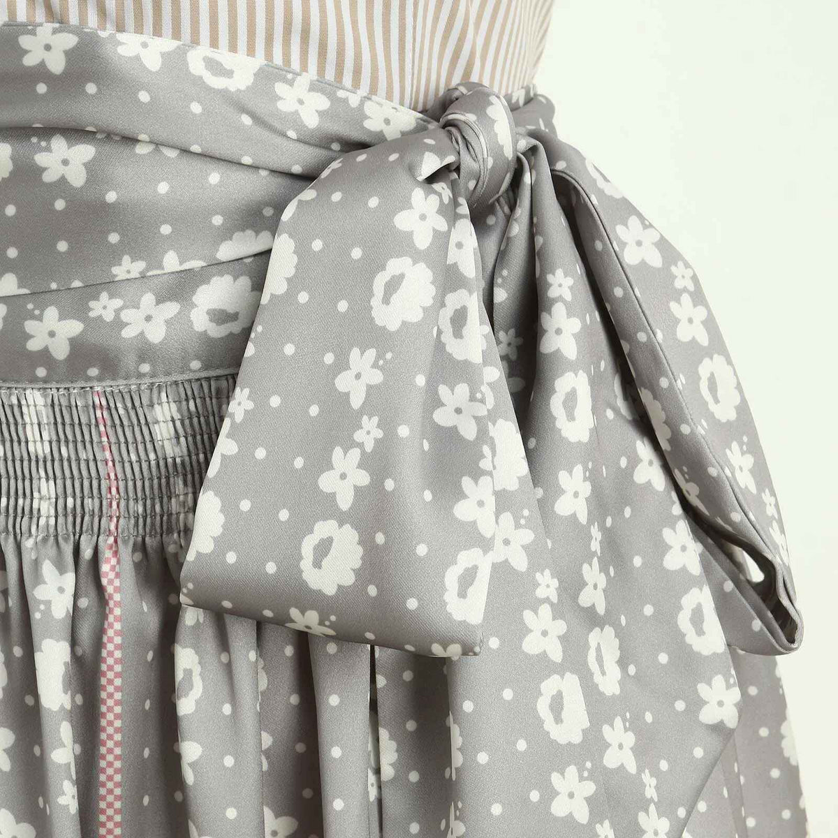 Dirndl Kleid Damen mit traditionellem Schnitt und Taillengürtel | A&Z - 4 - Atelier-Zofia