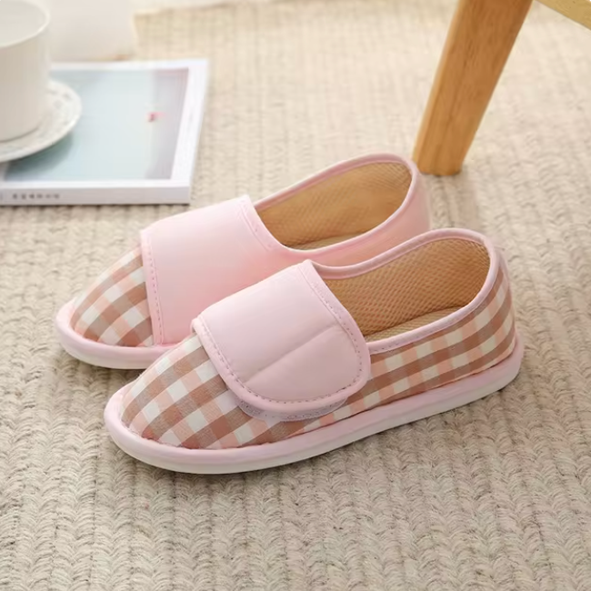 Diabetikerfreundliche verstellbare Hausschuhe Damen - Weiches Karodesign - J&B - 6 - Jasminaboutique.com